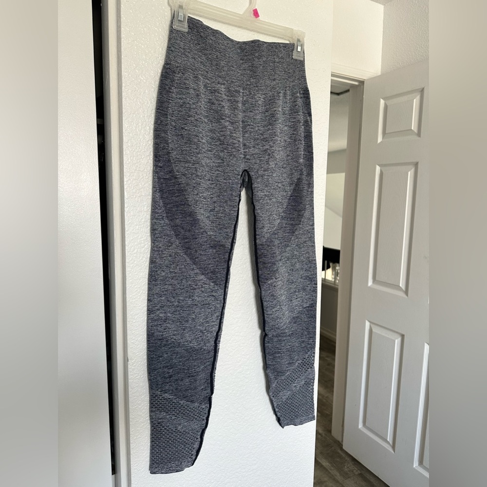 PINK Victoria’s secret’s seamless leggings